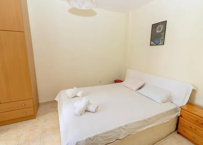 Sea View Maisonette In