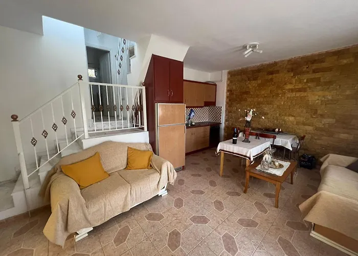 Sea View Maisonette In *